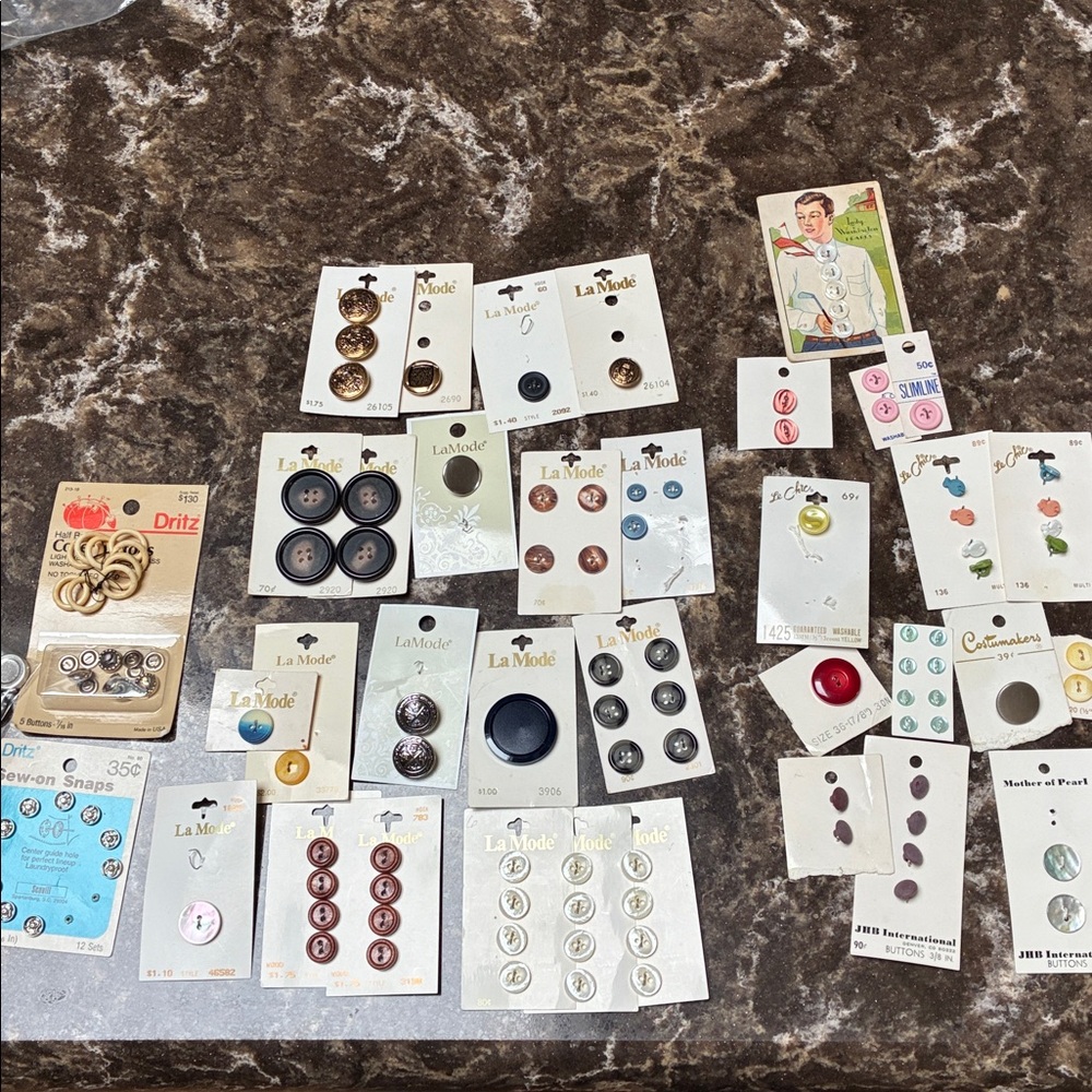 La Mode Le Chic carded buttons bundle 20+ Mill Hill singer